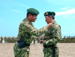 Dikukuhkan Warga Kehormatan Kostrad, Kapolri : TNI-Polri Terus Bersinergi Jaga Wibawa Negara dan Rakyat Indonesia