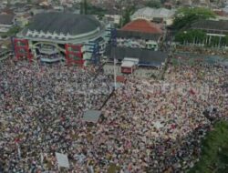 Masyarakat Kota Sukabumi Antusias Hadiri Tausiah UAS di Lapang Merdeka