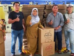 Poklahsar Sumber Laut Terima Bantuan Kemasan Kardus Dari Dinas Perikanan Kab. Sukabumi