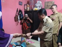Kadisdik M. Solihin Berikan Bantuan Kepada Anak Pengidap Kanker Tulang