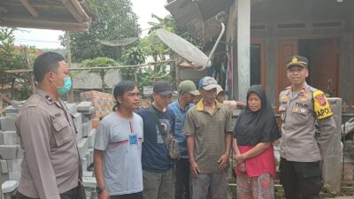 Monitoring Proyek Rutilahu, Kapolsek Cikembar Resor Sukabumi Turun Langsung Kelapangan