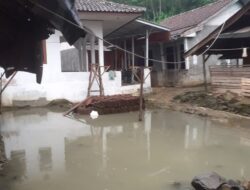 Hujan Deras, Kp Ranca Caringin Cisolok Kebanjiran Setinggi 50 cm