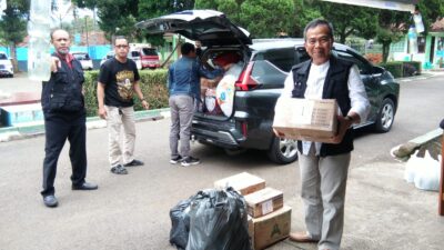 Peduli Korban Gempa Cianjur, Komunitas Anak Rantau Singkawang Kalbar Kirimkan Bantuan Logistik