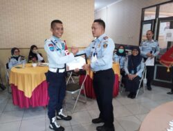Terpilih Jadi Pegawai Terbaik Lapas Warungkiara, Petugas P2U Dapat Apresiasi dari Kalapas