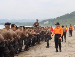 Kapolres Sukabumi Pimpin Tradisi Pembaretan Bintara Remaja Polres Sukabumi