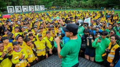 Wali Kota Bogor Kenalkan Paving Block dari Sampah Plastik TPA, Pertama di Indonesia