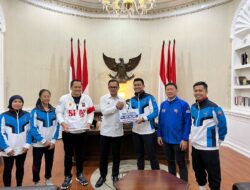 Wali Kota Bogor Serahkan Kadeudeuh Atlet dan Pelatih Berprestasi di Porprov dan SEA Games 2022