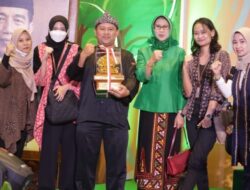 Founder Desa Wisata Hanjeli Menerima Penghargaan Kalpataru 2023