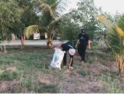 Peduli Terhadap Kebersihan Lingkungan Pesisir, 10 Mahasiswa KKNT-I IPB Lakukan KOLABORAKSI