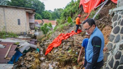 Wali Kota Bogor Cek Penanganan Bencana di Cibuluh dan Menteng
