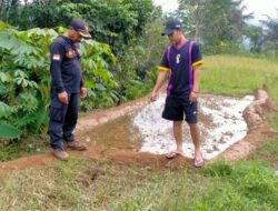 Hujan Deras Di Kp. Tanjungsari Curugkembar Diduga Menyebabkan Terjadinya Pergeseran Tanah