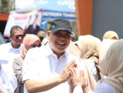 Hergun Bagi-bagi Makan Siang dan Susu Gratis