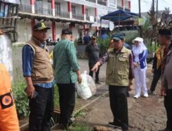 Sekda Kabupaten Sukabumi Pantau Lokasi Banjir di Desa Cimangkok Sukalarang