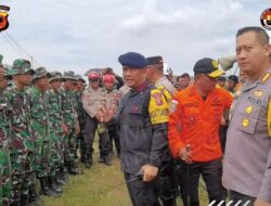 Satuan Brimob Polda Jabar Terjunkan Pasukan Bantu Korban Kecelakaan Kereta di Cicalengka
