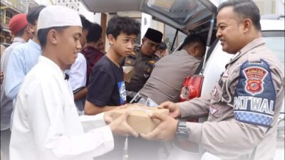 Polres Sukabumi Kota Terus Jalankan Program Jum’at Berbagi, Minimal 100 Paket Nasi Kotak Tiap Minggu