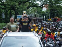 Masyarakat Kota Bogor Antusias Menyambut Arak-arakan Piala Adipura