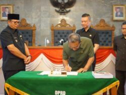 Pj Wali Kota Sukabumi Sampaikan LKPJ Tahun 2023 pada Rapat Paripurna DPRD