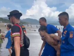 Wisatawan Terseret Ombak di Pantai Ketapang Cikakak, Berhasil Diselamatkan