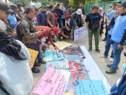 Tolak RUU Penyiaran, Gabungan Wartawan Sukabumi Raya Sampaikan Sikap di Depan Kantor DPRD