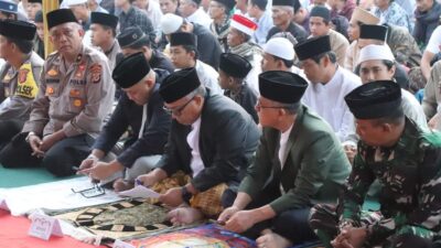 Bupati Sukabumi Laksanakan Shalat Idul Adha di Ponpes Attaufiqiyyah Sukalarang
