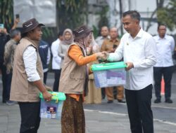 Pj Gubernur Jabar Lepas Tim Pemeriksaan Hewan Kurban di Kota Bogor