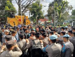 Gerakan Prima Sukabumi Gruduk Kantor UPTD Pengelolaan Jalan dan Jembatan Wilayah II Sukabumi, Ini Tuntutanya !