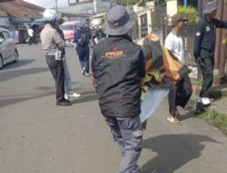 Penertiban APK Pilkada 2024 di Kecamatan Sukaraja Aman dan Lancar
