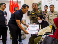 Pemkot Bogor Serahkan Bantuan Sosial bagi Korban Bencana