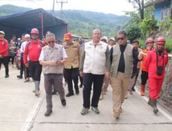 Tinjau Lokasi Bencana di Nyalindung, Wakil Ketua DPR RI Salurkan Bantuan untuk Korban Terdampak