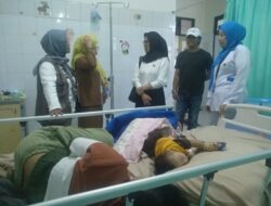 Anggota DPRD Kab Sukabumi Hj. Elis Ernawati Kunjungi Pasien AZH di RSUD Sekarwangi