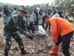 Hari Peduli Sampah Nasional 2025, Pemkab Sukabumi Gelar Beach Clean Up di Pantai Palampang Ciemas