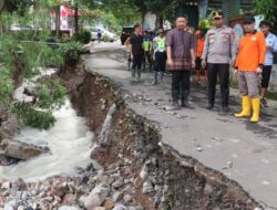 Tinjau Lokasi Bencana Banjir, Wabup Sukabumi : Kita Segera Lakukan Penanganan Bagi Masyarakat Terdampak