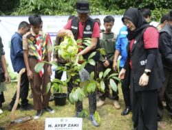 Penanaman Bibit Pohon Pala Tandai HUT Kota Sukabumi ke-111