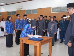 Bupati Sukabumi Ambil Sumpah PNS dan CPNS, Tegaskan Pentingnya Pengabdian Kepada Masyarakat