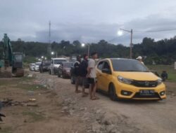 Banjir Terjang Jembatan Darurat di Kampung Bojong Kopo Simpenan