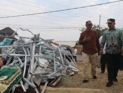 Wabup Sukabumi Tinjau Daerah Terdampak Bencana Angin Puting Beliung di Ciambar