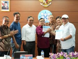 Jelang Kongres Persatuan PWI, Hendry Ch dan Zulmansyah Sekedang Tandatangani SK Panitia Bersama Disaksikan Dewan Pers