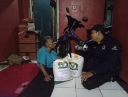 TKSK Simpenan Gercep Respon Informasi Nenek Rokanah, Berikan Bantuan Dua Karung Beras