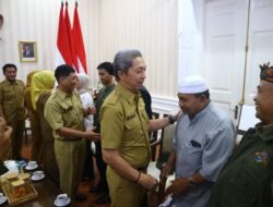 Ahli Waris ASN DLH Terima Tabungan Hari Tua dan Santunan