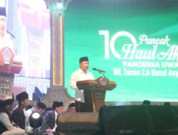 Haul Akbar KH Zezen ZA Bazul Asyhab, Pendiri Pondok Pesantren Azzainiyah