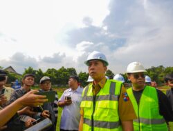 Wali Kota Bogor Inspeksi Proyek Rehabilitasi Stadion Pajajaran, Pastikan Pembangunan Sesuai SOP