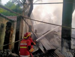Pabrik Pengolahan Batu Kapur di Cibatu Cikembar Kab Sukabumi Terbakar Hebat