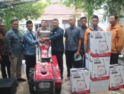 Pemkab Sukabumi Salurkan Bantuan Alsintan kepada 56 Kelompok Tani