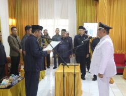 Resmi Jabat Kades Pawenang, Hilman Nulhakim Dilantik Bupati Sukabumi