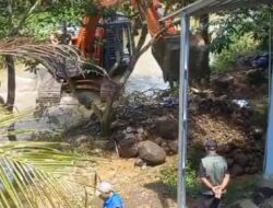 Cegah Dini Bencana Banjir, Danramil 0607-12/ Parungkuda Lakukan Normalisasi Sungai Cipamatutan-Cicatih Bojonggenteng