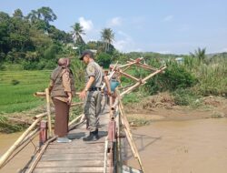 Jembatan Cimandiri Rusak Berat Diterjang Banjir, Akses Gegerbitung–Cireunghas Lumpuh