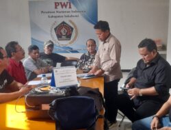 Konferensi PWI Sukabumi Memanas: Bah Anom Jadi Pendaftar Pertama, Usung Visi “MASAGI”!