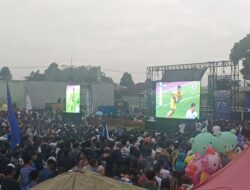 Lautan Biru di Lapang Gumbira Nagrak Sukabumi: Bupati Bersama Ribuan Bobotoh Gelar Pesta Nobar Persib