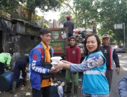 Wujud Kepedulian, PLN UP3 Sukabumi Salurkan Bantuan Lewat Jumat Berbagi