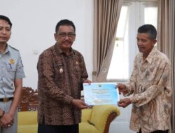 Bupati Sukabumi Bersama Jasa Raharja Serahkan Santunan kepada 7 Ahli Waris Korban Laka Lantas